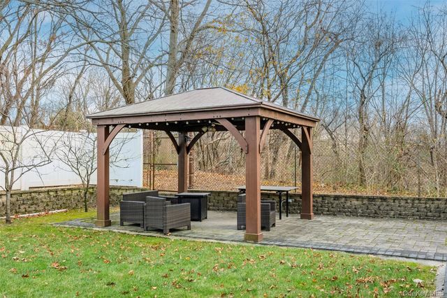 902 Linden Avenue, Westbury, NY 11590