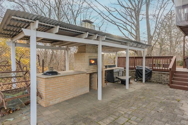 902 Linden Avenue, Westbury, NY 11590