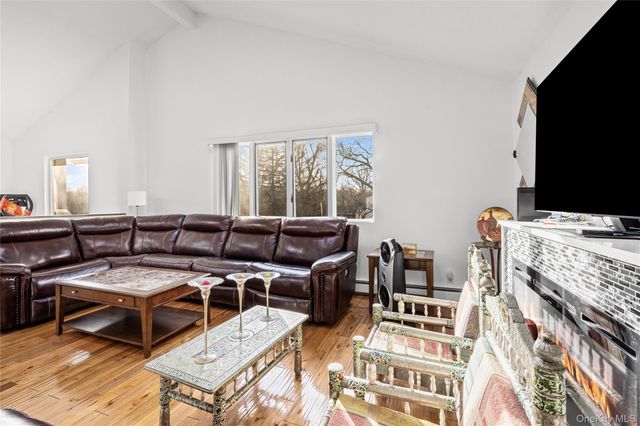 902 Linden Avenue, Westbury, NY 11590