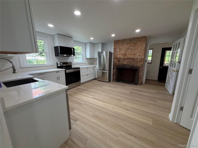 29 Delano Street 1, Poughkeepsie, NY 12601