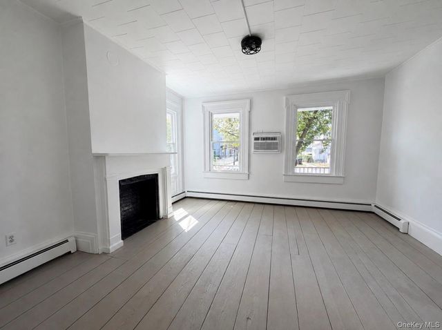 29 Delano Street 1, Poughkeepsie, NY 12601