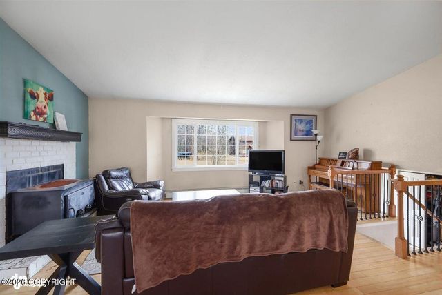 951 N Bunker Hill Street, Wasilla, AK 99654
