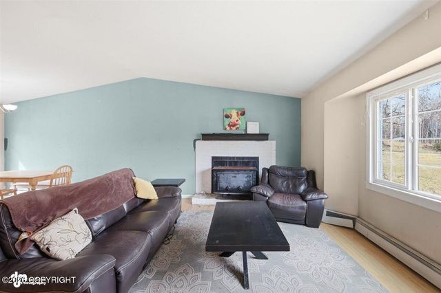 951 N Bunker Hill Street, Wasilla, AK 99654
