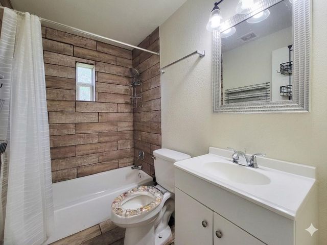 8130 Panay Drive, Houston, TX 77033