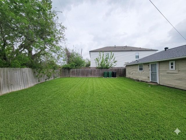 8130 Panay Drive, Houston, TX 77033