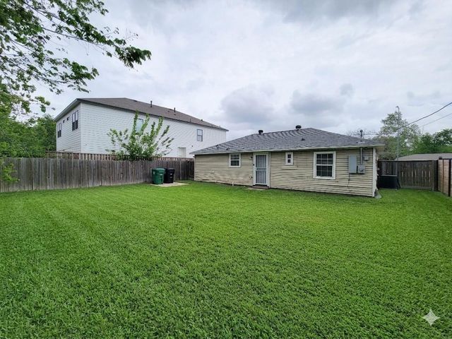 8130 Panay Drive, Houston, TX 77033