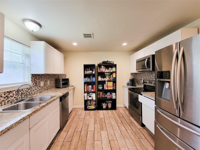 8130 Panay Drive, Houston, TX 77033