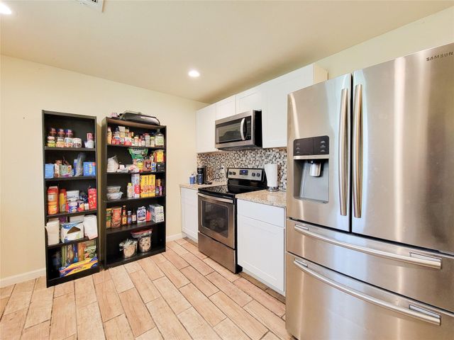 8130 Panay Drive, Houston, TX 77033