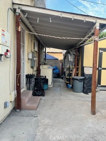 1418 W 70th Street, Los Angeles, CA 90047