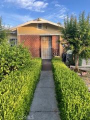 1418 W 70th Street, Los Angeles, CA 90047