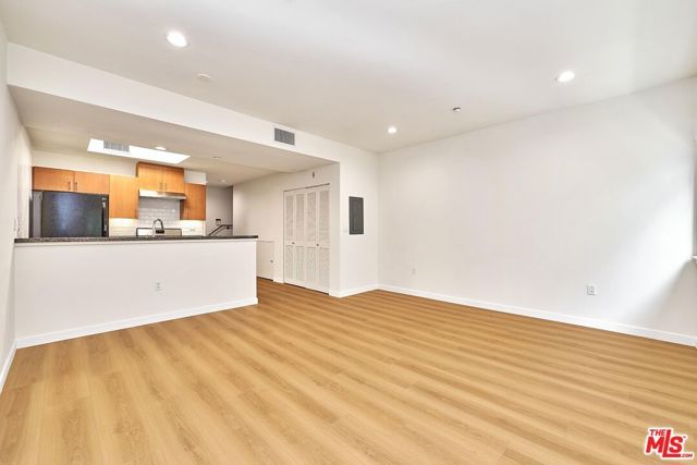 2864 Sunset Place 203, Los Angeles, CA 90005