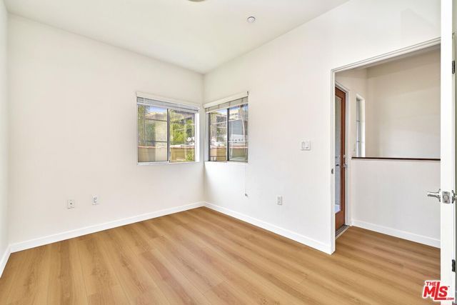 2864 Sunset Place 203, Los Angeles, CA 90005