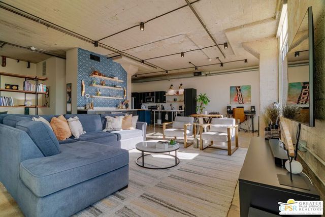 825 E 4th Street 508, Los Angeles, CA 90013