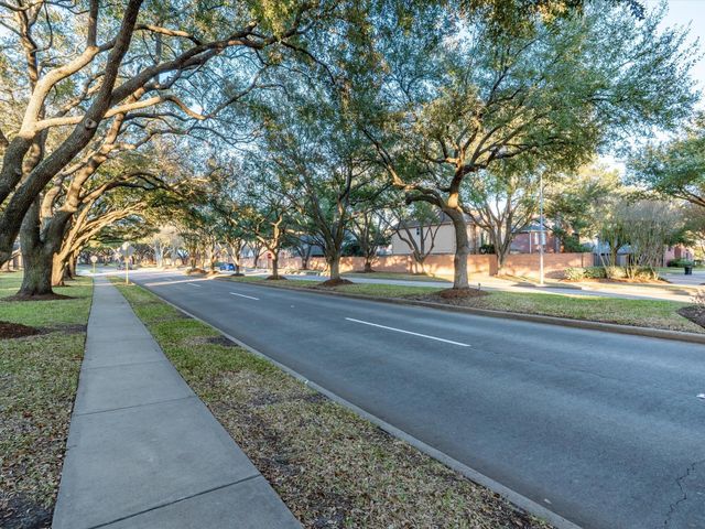 12815 Apple Forest Trail, Houston, TX 77065