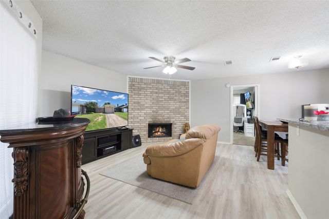 6624 S Creek Drive, Fort Worth, TX 76133