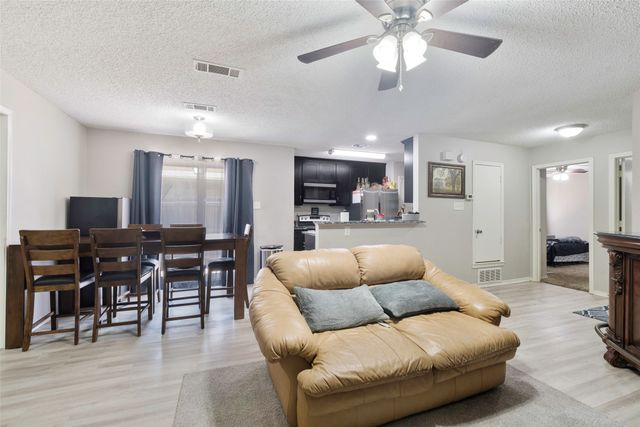6624 S Creek Drive, Fort Worth, TX 76133