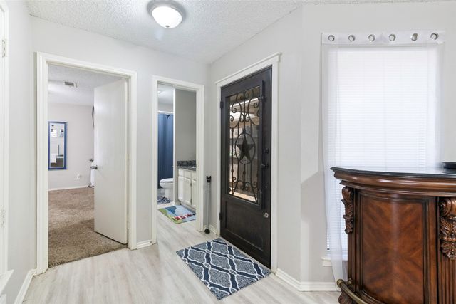 6624 S Creek Drive, Fort Worth, TX 76133
