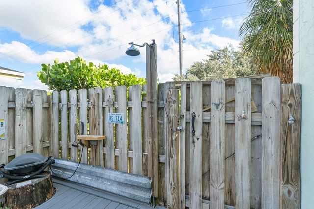 1968 NE 3rd Street 1, Deerfield Beach, FL 33441