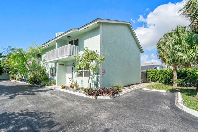 1968 NE 3rd Street 1, Deerfield Beach, FL 33441