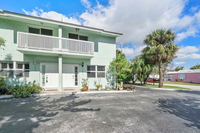 1968 NE 3rd Street 1, Deerfield Beach, FL 33441