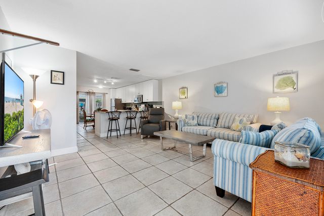 1968 NE 3rd Street 1, Deerfield Beach, FL 33441