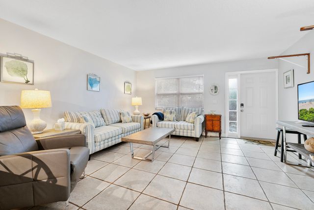 1968 NE 3rd Street 1, Deerfield Beach, FL 33441