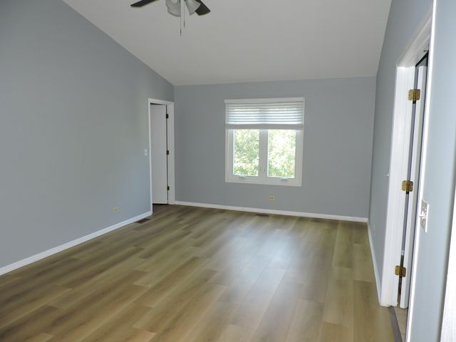 121 Hampton Avenue, Westmont, IL 60559