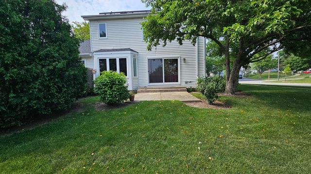 121 Hampton Avenue, Westmont, IL 60559