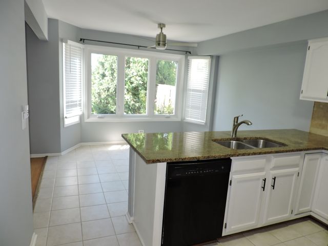121 Hampton Avenue, Westmont, IL 60559