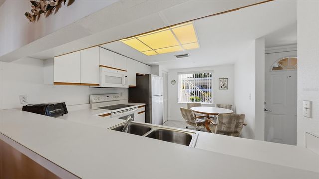 4278 MADEIRA COURT 3327, Sarasota, FL 34233