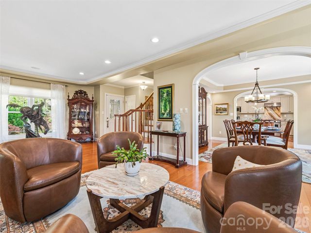 15 Patton Circle, Asheville, NC 28804