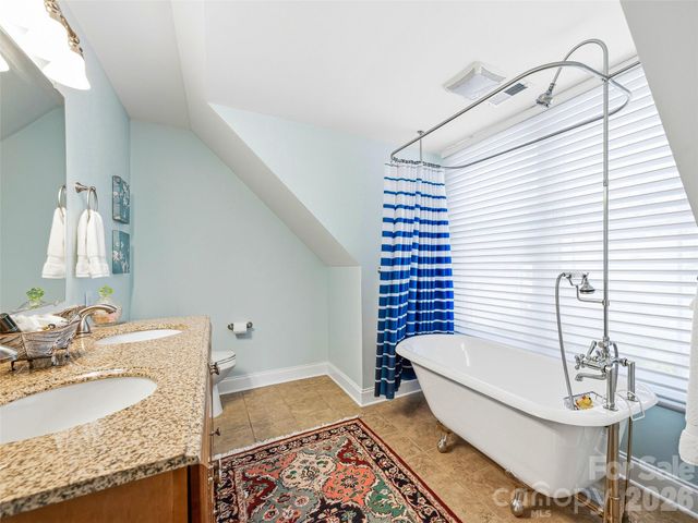15 Patton Circle, Asheville, NC 28804