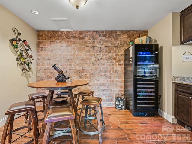 15 Patton Circle, Asheville, NC 28804
