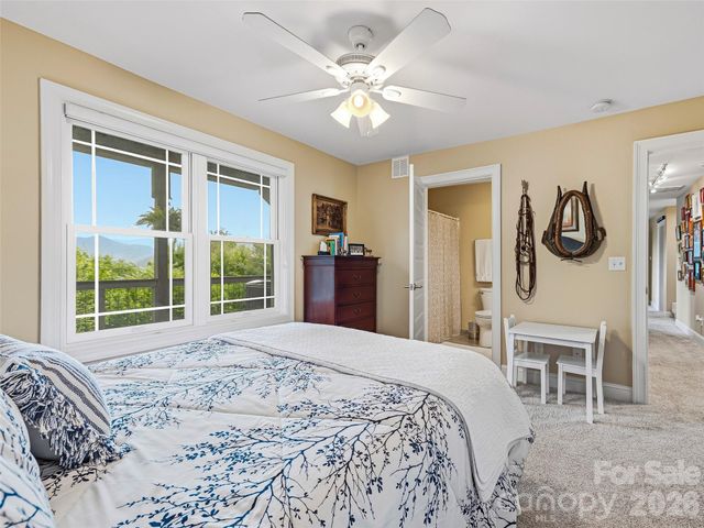 15 Patton Circle, Asheville, NC 28804