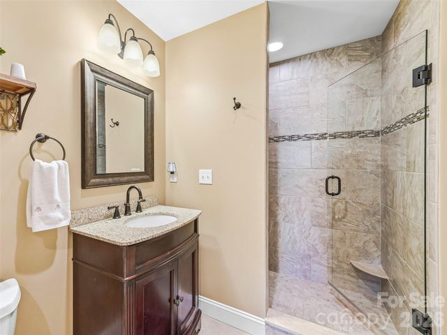15 Patton Circle, Asheville, NC 28804