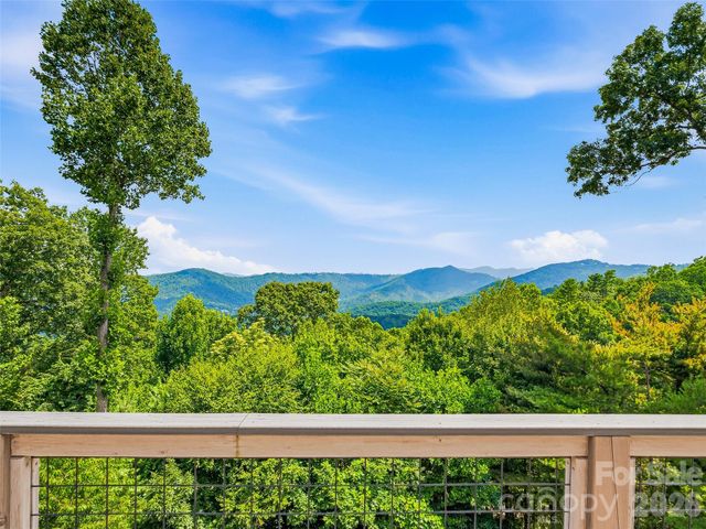 15 Patton Circle, Asheville, NC 28804