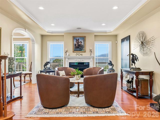 15 Patton Circle, Asheville, NC 28804