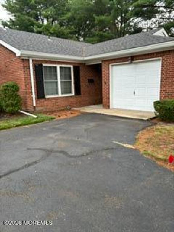 11 Rosewood Drive, Spring Lake Heights, NJ 07762
