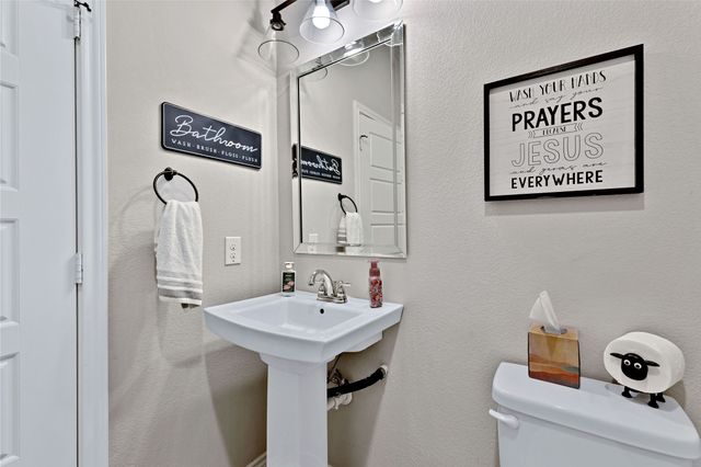 101 Crossroads Circle, Westworth Village, TX 76114