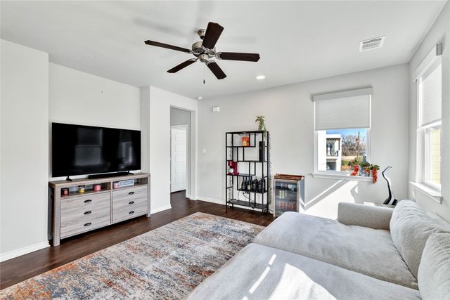 101 Crossroads Circle, Westworth Village, TX 76114