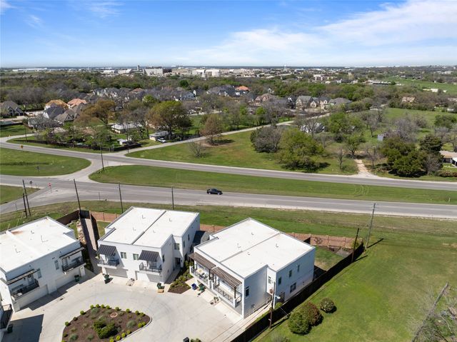 101 Crossroads Circle, Westworth Village, TX 76114