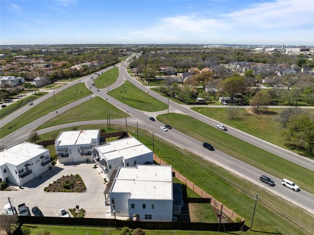 101 Crossroads Circle, Westworth Village, TX 76114