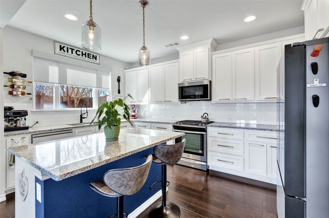 101 Crossroads Circle, Westworth Village, TX 76114