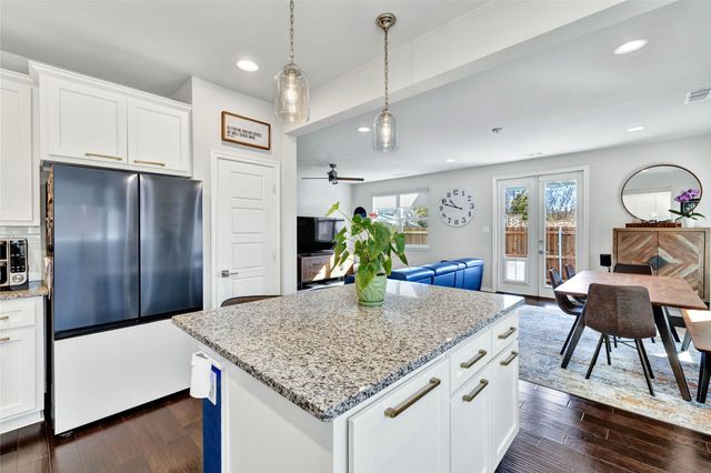 101 Crossroads Circle, Westworth Village, TX 76114