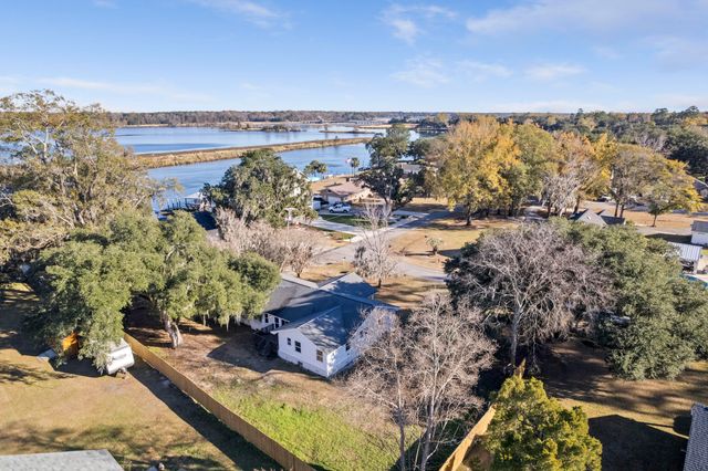 1822 Mallard Circle, Moncks Corner, SC 29461