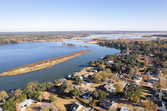 1822 Mallard Circle, Moncks Corner, SC 29461