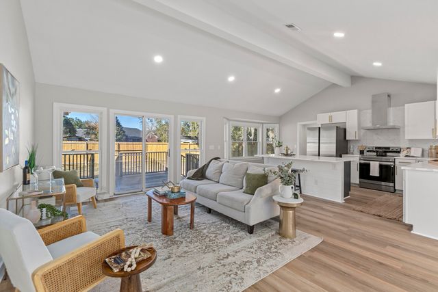 1822 Mallard Circle, Moncks Corner, SC 29461