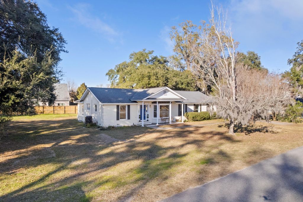 1822 Mallard Circle, Moncks Corner, SC 29461