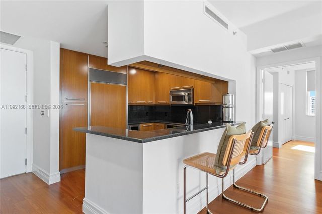 901 Brickell Key Blvd 1609, Miami, FL 33131