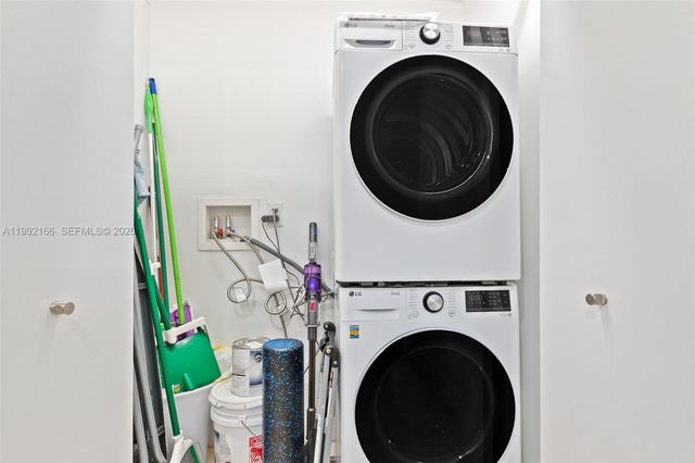 901 Brickell Key Blvd 1609, Miami, FL 33131